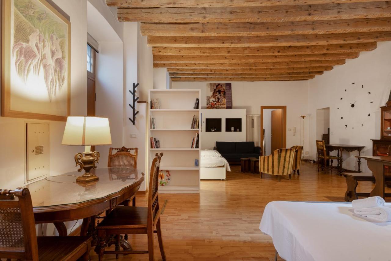 Zola, Charme E Vista Nel Cuore Di Триест Экстерьер фото